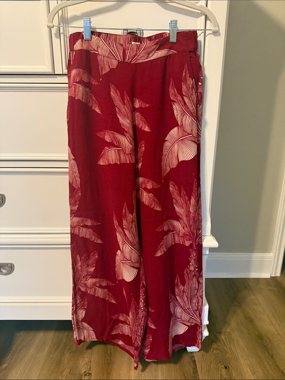 Roxy Women's Wide-Leg Red Tropical Print Pants
